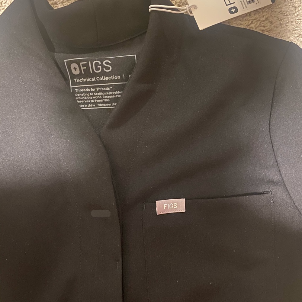 Black Suswe small FIGS Scrub top BNWT